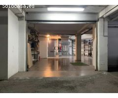 Local comercial a pie de calle y sótano con 10 plazas de aparcamiento privadas.