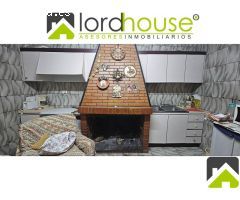 1217. Casa de dos plantas en La Parroquia. 360º.