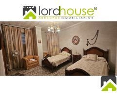 1217. Casa de dos plantas en La Parroquia. 360º.