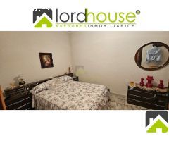 1217. Casa de dos plantas en La Parroquia. 360º.