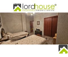 1217. Casa de dos plantas en La Parroquia. 360º.