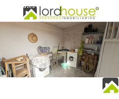 1217. Casa de dos plantas en La Parroquia. 360º.
