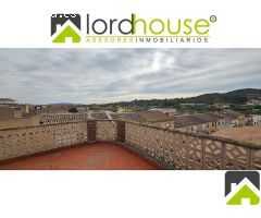 1217. Casa de dos plantas en La Parroquia. 360º.