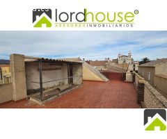 1217. Casa de dos plantas en La Parroquia. 360º.