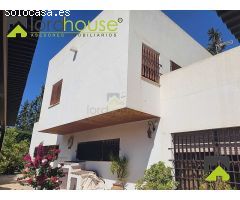 CH_1054. Chalet con piscina climatizada en las Alamedas.