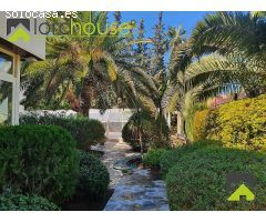 CH_1054. Chalet con piscina climatizada en las Alamedas.