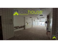 1198. Local comercial, zona antigua Plaza de Abastos.