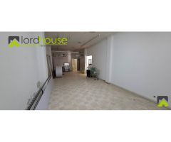 1174. Local comercial en Avd. Fuerzas Armadas, frente Mercadona.