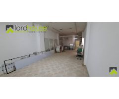 1174. Local comercial en Avd. Fuerzas Armadas, frente Mercadona.