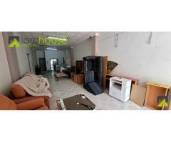 1174. Local comercial en Avd. Fuerzas Armadas, frente Mercadona.