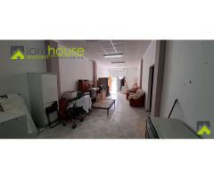 1174. Local comercial en Avd. Fuerzas Armadas, frente Mercadona.
