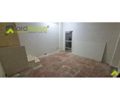 1174. Local comercial en Avd. Fuerzas Armadas, frente Mercadona.
