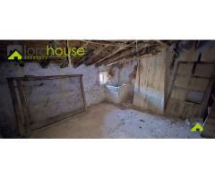 1155. Casa para restaurar en la pedanía de Coy.