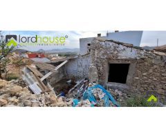 1155. Casa para restaurar en la pedanía de Coy.