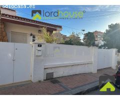 1238. Chalet en Las Yucas, a 150 m del mar.