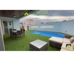 1183. Villa con piscina en Mil Palmeras, Alicante.