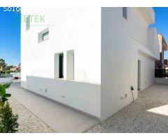 EXCLUSIVA VIVIENDA UNIFAMILIAR EN ROJALES.