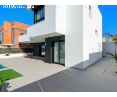 EXCLUSIVA VIVIENDA UNIFAMILIAR EN ROJALES.