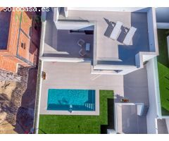 EXCLUSIVA VIVIENDA UNIFAMILIAR EN ROJALES.