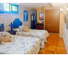 ESPECTACULAR CHALET DE ESQUINA EN DAYA NUEVA.