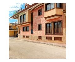 ESPECTACULAR CHALET DE ESQUINA EN DAYA NUEVA.
