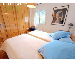 ¡Chalet de Lujo en Altorreal con Vistas al Campo de Golf y Amplias Reformas!