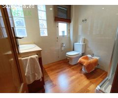 ¡Chalet de Lujo en Altorreal con Vistas al Campo de Golf y Amplias Reformas!