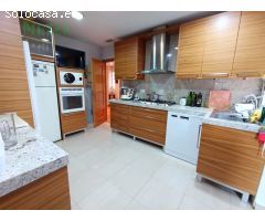 ¡Chalet de Lujo en Altorreal con Vistas al Campo de Golf y Amplias Reformas!