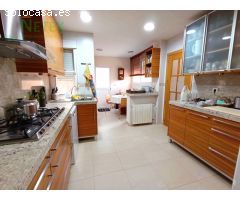¡Chalet de Lujo en Altorreal con Vistas al Campo de Golf y Amplias Reformas!
