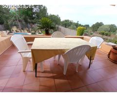 ¡Chalet de Lujo en Altorreal con Vistas al Campo de Golf y Amplias Reformas!