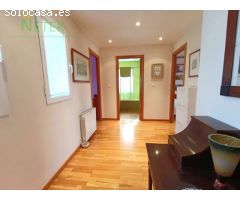 ¡Chalet de Lujo en Altorreal con Vistas al Campo de Golf y Amplias Reformas!