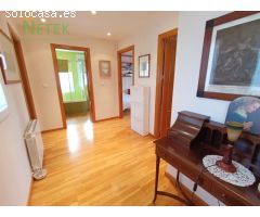 ¡Chalet de Lujo en Altorreal con Vistas al Campo de Golf y Amplias Reformas!