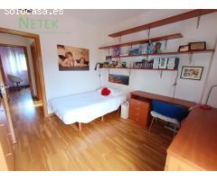 ¡Chalet de Lujo en Altorreal con Vistas al Campo de Golf y Amplias Reformas!