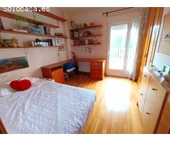 ¡Chalet de Lujo en Altorreal con Vistas al Campo de Golf y Amplias Reformas!