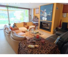 ¡Chalet de Lujo en Altorreal con Vistas al Campo de Golf y Amplias Reformas!