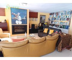 ¡Chalet de Lujo en Altorreal con Vistas al Campo de Golf y Amplias Reformas!