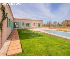 Casa de Campo Recién Terminada con Vistas Panorámicas en Parcela de 14.700 m² en