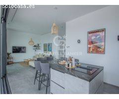 Villa Moderna con Inmejorable Vista al Mar en Ubicación Tranquila