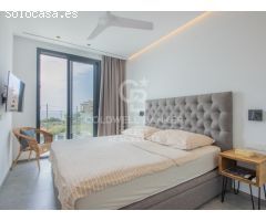 Villa Moderna con Inmejorable Vista al Mar en Ubicación Tranquila