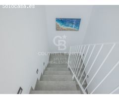 Villa Moderna con Inmejorable Vista al Mar en Ubicación Tranquila