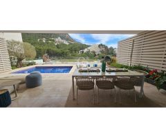 Villa moderna con privacidad y vistas al mediterráneo