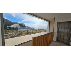 Villa moderna con privacidad y vistas al mediterráneo
