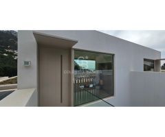 Villa moderna con privacidad y vistas al mediterráneo