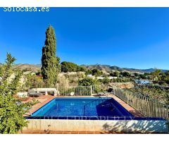Casa de campo en Los Tablazos, Nerja con vistas al mar y a la montaña.