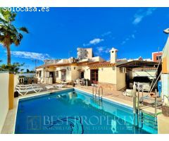 Villa independiente en venta en Nerja, cerca de la playa de Burriana.