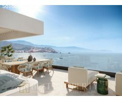 Villas de lujo en venta en el Parque Natural de Marina del este. Primera línea