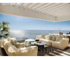 Villas de lujo en venta en el Parque Natural de Marina del este. Primera línea