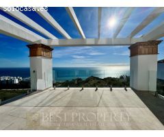 Casa adosada con vistas al mar en venta en Torrox.