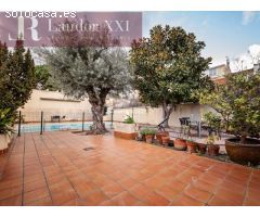 CASA CON PISCINA CENTRO DE SABADELL