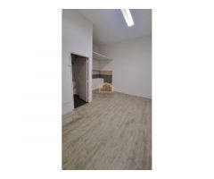 Local comercial en plena avenida junto corte ingles con 100m2 en planta y 150m2